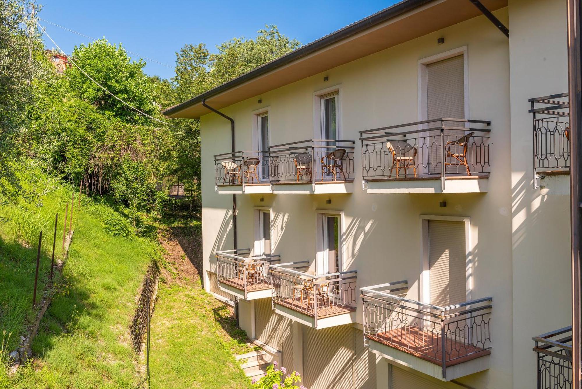 Residenza Panorama Aparthotel Costermano Exteriör bild